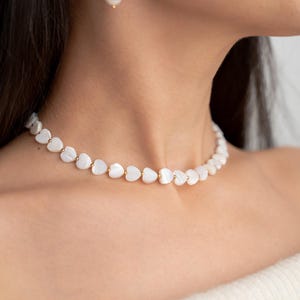 MIA Heart Pearl Necklace Choker, Mother of Pearl Necklace, Heart Pearl Beaded Necklace, Bridesmaids Gifts, Gift for Her