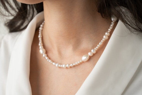 Mixed pearl necklace deals