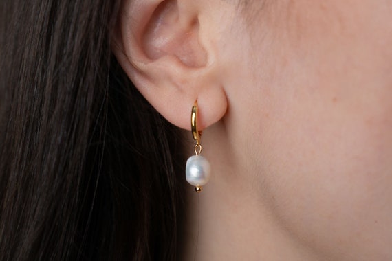 Baroque pearl hoop earrings deals