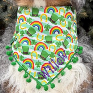 St. Patrick's Day hondenbandana, regenboog, klaver, pot met goud, omkeerbare stropdassluiting, personaliseerbaar