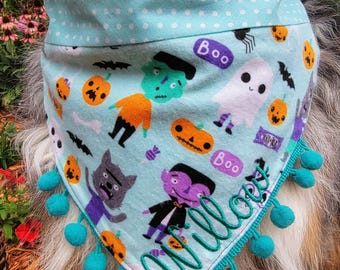 Halloween Hundehalstuch, Vampire, Monster, Werwölfe, Geister, Fledermäuse, Krawatte & Druckknopf, personalisiert, reversibel, erhältlich mit Schleife und Pompom