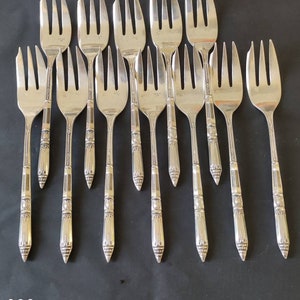 12 cake forks silver metal handle a la russe goldsmith ercuis vintage french silver-plated pastry cake forks