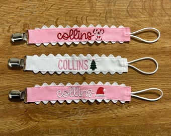 Christmas Monogrammed pacifier clip, Motif bib clip, personalized baby gift, pacifier holder, embroidered baby gift, custom baby name gift
