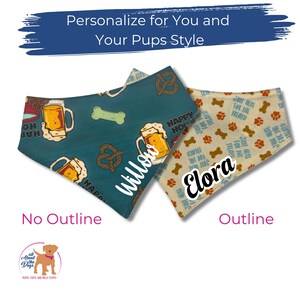 K&ouml;nnte beinhalten: Zwei personalisierte Hunde-Bandanas. Eines ist t&uuml;rkis mit Bierkr&uuml;gen, Brezeln und einem Knochenmuster, das andere ist beige mit Pfotenabdr&uuml;cken und Knochen. Der Text lautet "Personalisiere f&uuml;r dich und den Stil deiner Welpen".