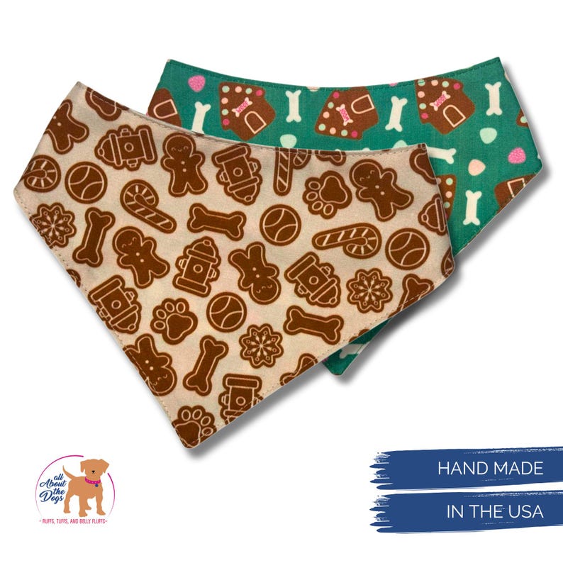 K&ouml;nnte beinhalten: Zwei Hunde-Bandanas mit festlichen Mustern. Eines ist beige mit Lebkuchenm&auml;nnern, Knochen und anderen Weihnachtsformen. Das andere ist gr&uuml;n mit Lebkuchenh&auml;usern und Knochen. Handgefertigt in den USA.