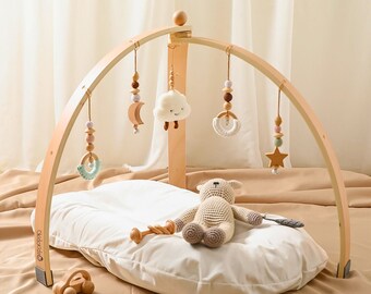 Salle de sport pour bébé avec jouets suspendus - Développement de bébé et jeux sensoriels - OkidoKids™