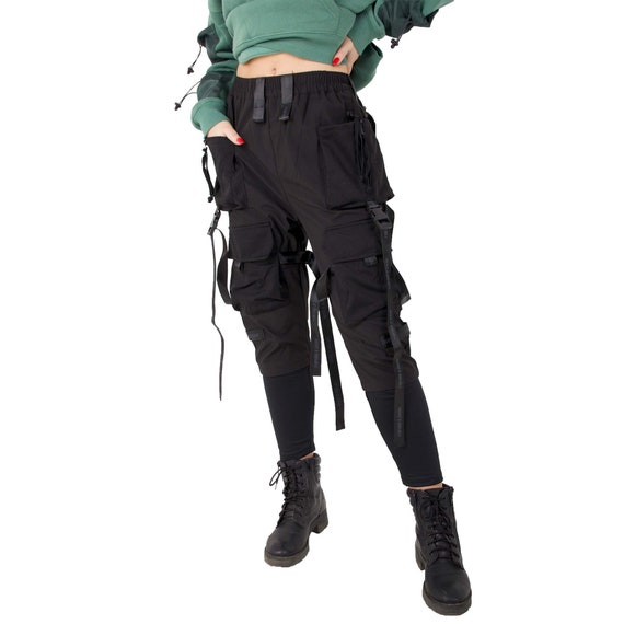 Ropa de calle Pantalones de mujer Techwear negros con multiples bolsillos Cyberpunk Techwear Joggers Etsy Mexico