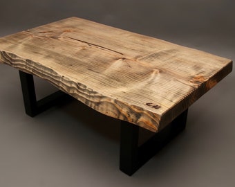 Table basse en bois massif