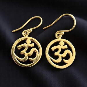 Boucle d&#39;oreilles Om en laiton- Boucle d&#39;oreilles ethniques- Boucles d’oreilles tribales- Boucles d’oreilles Boho