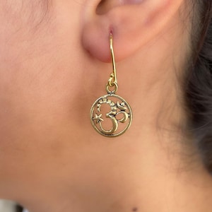Boucle d&#39;oreilles Om en laiton- Boucle d&#39;oreilles ethniques- Boucles d’oreilles tribales- Boucles d’oreilles Boho