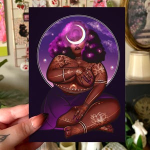 Descarga de impresión digital de Diosa Luna III - Arte imprimible para personas con sobrepeso - Arte para tallas grandes - Arte para personas con sobrepeso - Arte para personas con sobrepeso - Arte para la liberación de la grasa