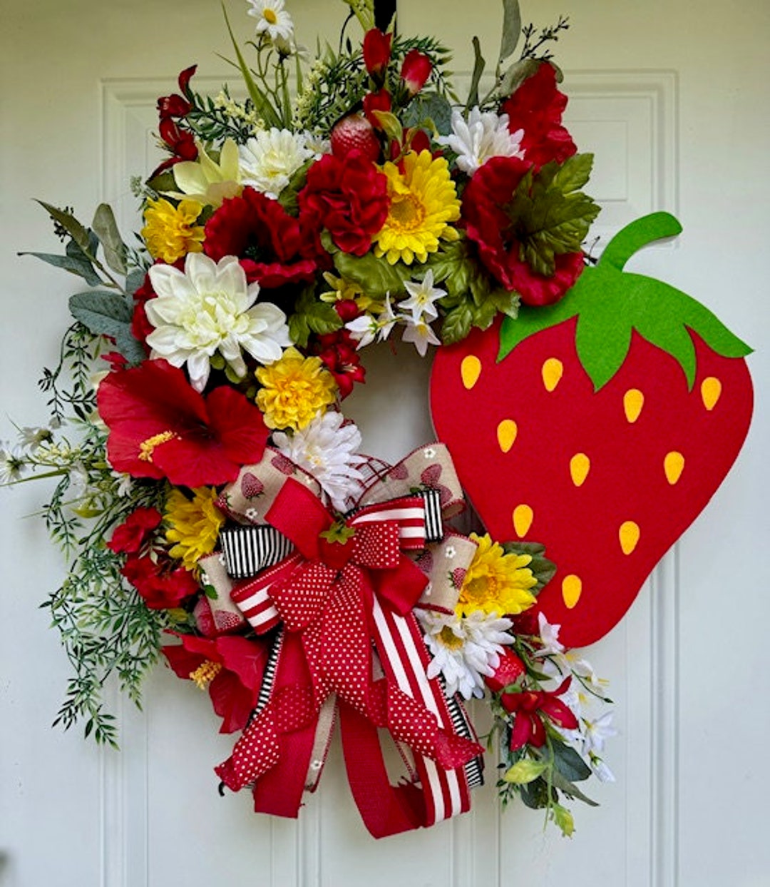 Strawberry Wreath: Summer Farmhouse Front Door Decor - Etsy