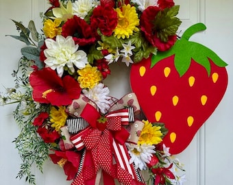 Strawberry Wreath,  Summer Front Door Decor, Farmhouse Wreath, Everyday Strawberry Wreath, Spring Strawberry Wreath, Strawberry Decor