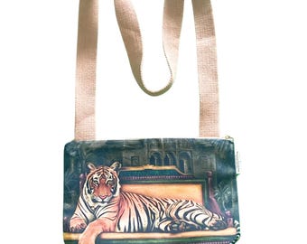 Striking Tiger Print Shoulder or Crossbody Strap Fabric Purse 100