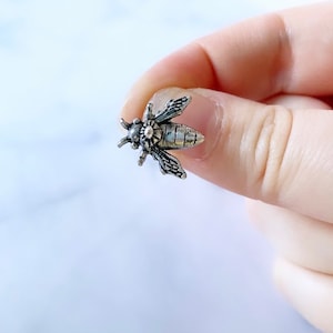 Bumble Bee Cuff Earring