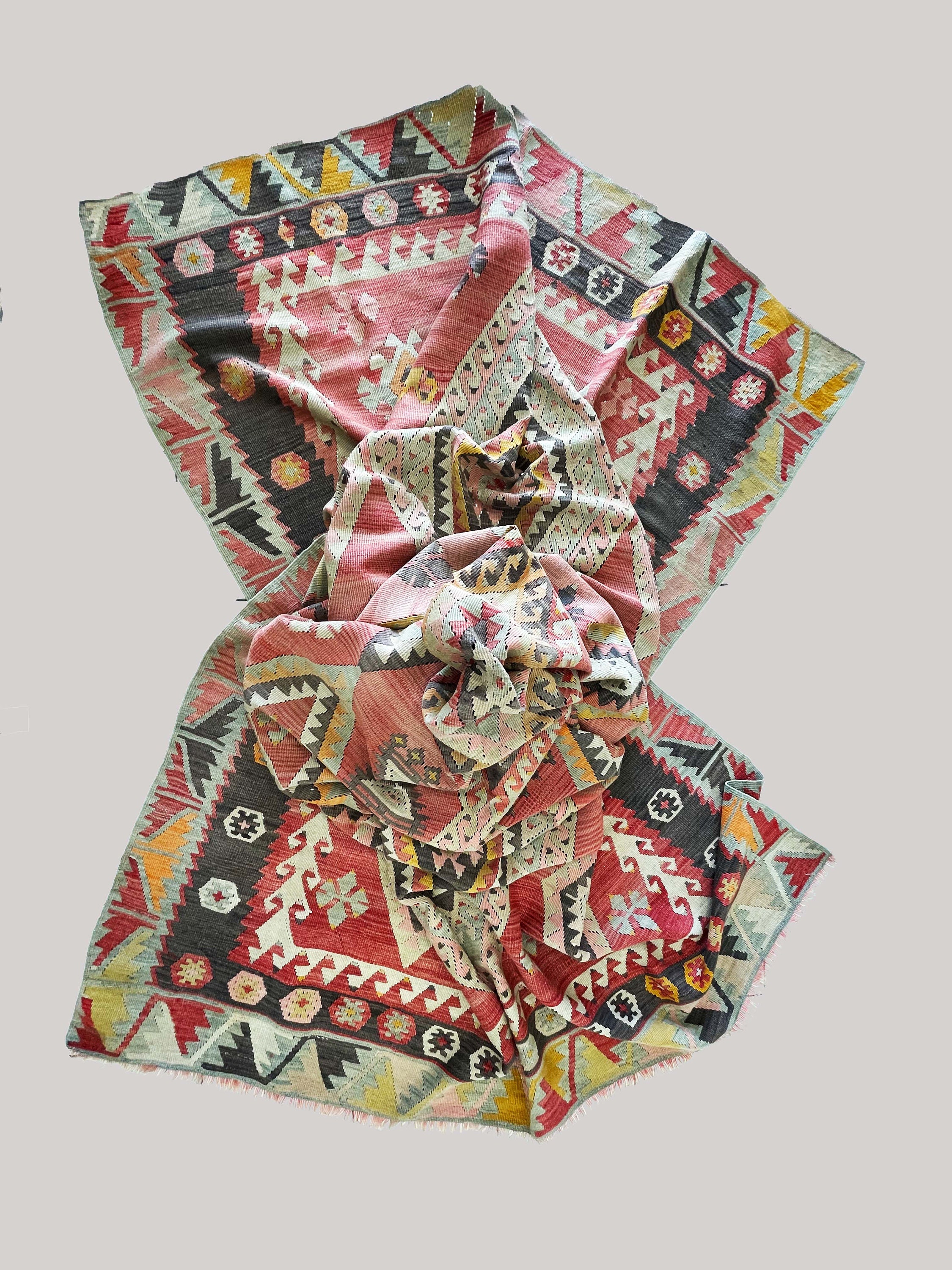 Kilim & Rugs Large 100 % Hand Made