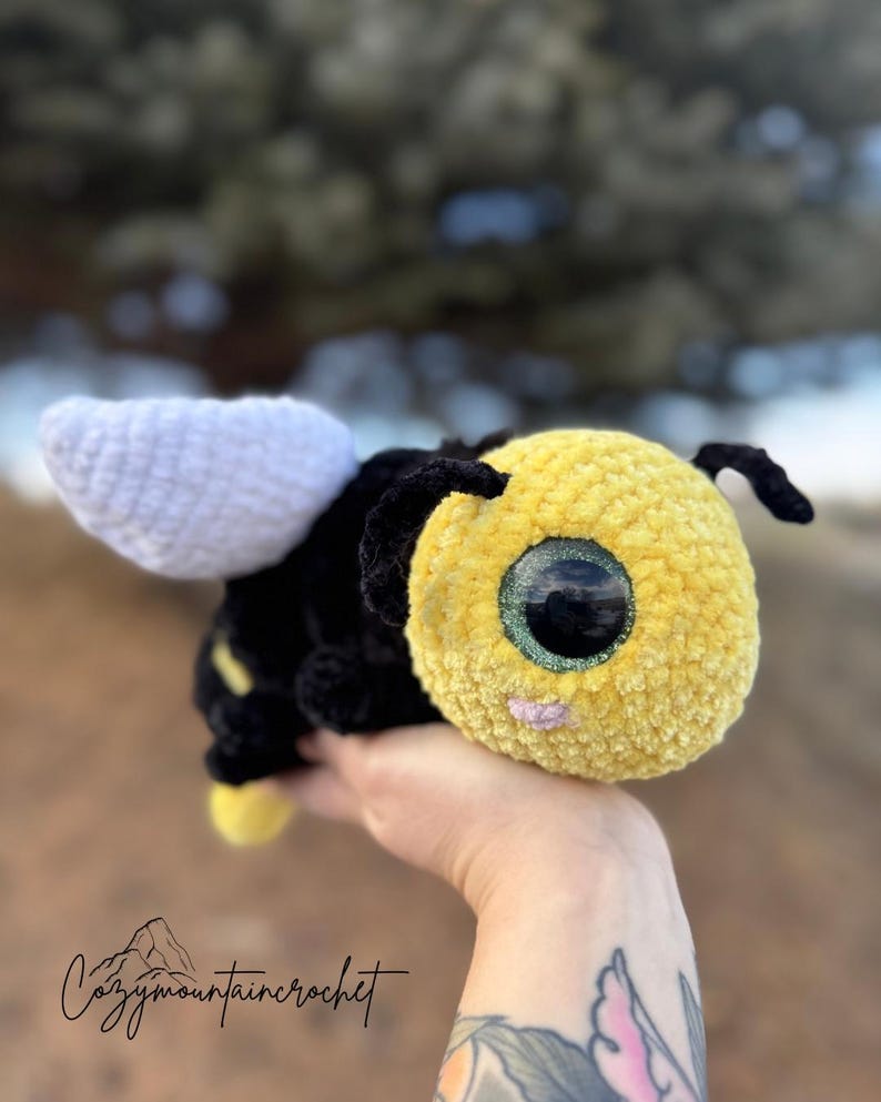 Beeatrice Bumble Bee Crochet Pattern | Amigurumi PDF | Pattern Only - Etsy