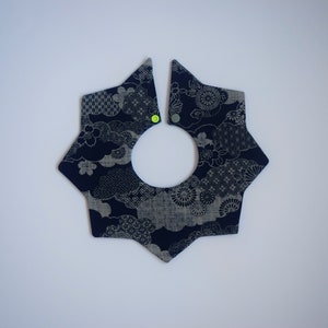 Baby bib / Star / Japanese fabric / Cloud / Navy blue / Reversible / Neon / Gender nutural