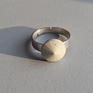 Ring aus Beton und Stahl/verstellbarer Ring/moderner Ring/minimalistischer Ring/Valentinstag-Geschenkidee/verstellbarer Stahlring