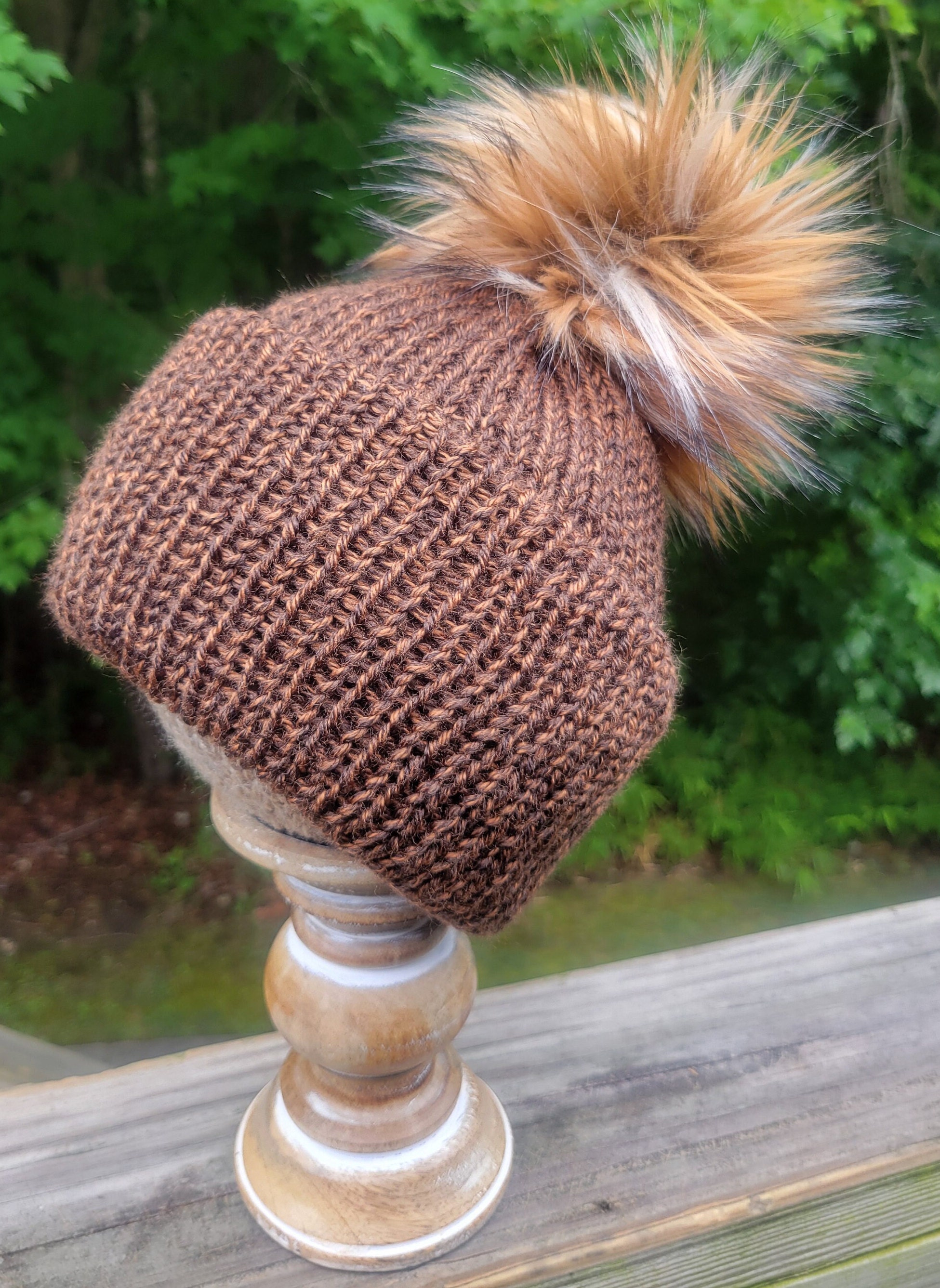 Handmade Knit Brown Ladies Men display picture 1