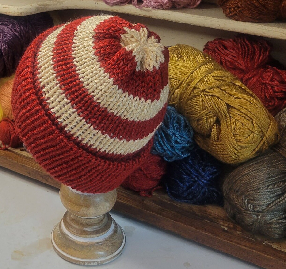 Handmade Knit Red With Beige Stripes ((red Inside)) Ladies 
