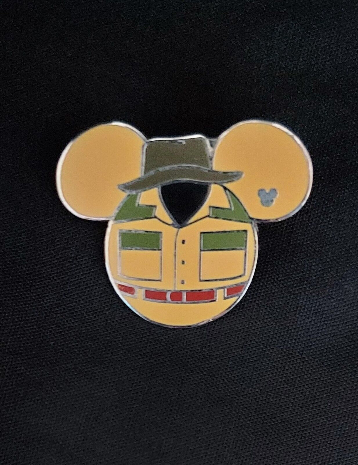 Disney Concierge Pin DCL Disney Cruise LIne Mickey Head Gold Crossed Keys  Pin Pin New