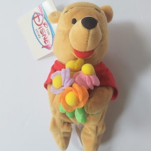 Winnie l&#39;ourson en peluche, ours en peluche, 20 cm (8 po.) Pouf en peluche en peluche à collectionner Disney