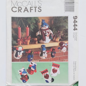 McCall's Crafts-patroon 9444 kerstsneeuwpop wanten kousen ongesneden 1998