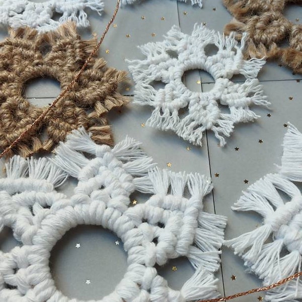 Snowflakes/flocons de neige macrame