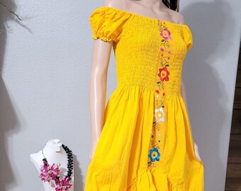 Mexican Dress. Size S - XL  Mexican Embroidered Dress. Traditional Mexican Dress. Artisanal Dress.Hand embroidered