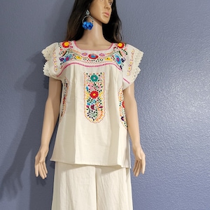 Hand Embroidered Multicolor Blouse. Size S - 2X Floral Mexican Blouse. Mexican Traditional Blouse. Artisanal Mexican Blouse.