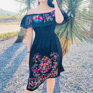 Mexican Floral Halter Dress. S 2X. Embroidered Mexican Dress. Mexican Party  Dress. Halter Top Dress. Mexican Typical Dress. Bohemian Style 