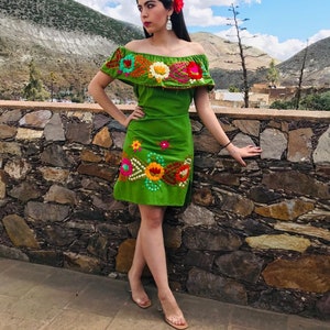 Mexican off the Shoulder Dress. Floral Hand Embroidered Dress. Artisanal Mexican Dress. Traditional Mexican Dress. Frida Kahlo Style. - Etsy Mexican off the Shoulder Dress. Floral Hand Embroidered Dress. Artisanal Mexican Dress. Traditional Mexican Dress. Frida Kahlo Style. - Etsy