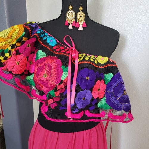 手刺繍のメキシカンポンチョ。職人技のメキシカンポンチョ。メキシカン