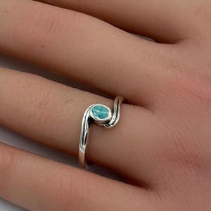 Silver Stone Solitaire Minimalist Design Ring Solid 925 Sterling Silver 9 mm Round Shape Oxidized Natural Genuine Turquoise Wedding Ring