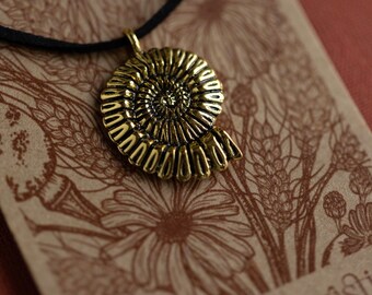 Ammonite Style Pendant | Fossils | Gold Jewellery | Fossil Nautilus Design | Vintage Accessories | Dinosaur | Marine Snail | Cute Gift Ideas