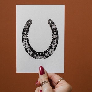 Fer à cheval | botanique | Noir | A6 | Carte de voeux | Fait main | Illustration | Imprimer | Cadeaux | Papier kraft | illustrée | Cheval | Noël