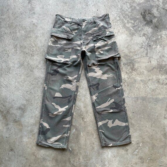 Vintage Avirex FLARE Camo Faded Multipocket Monkey Pants Vintage