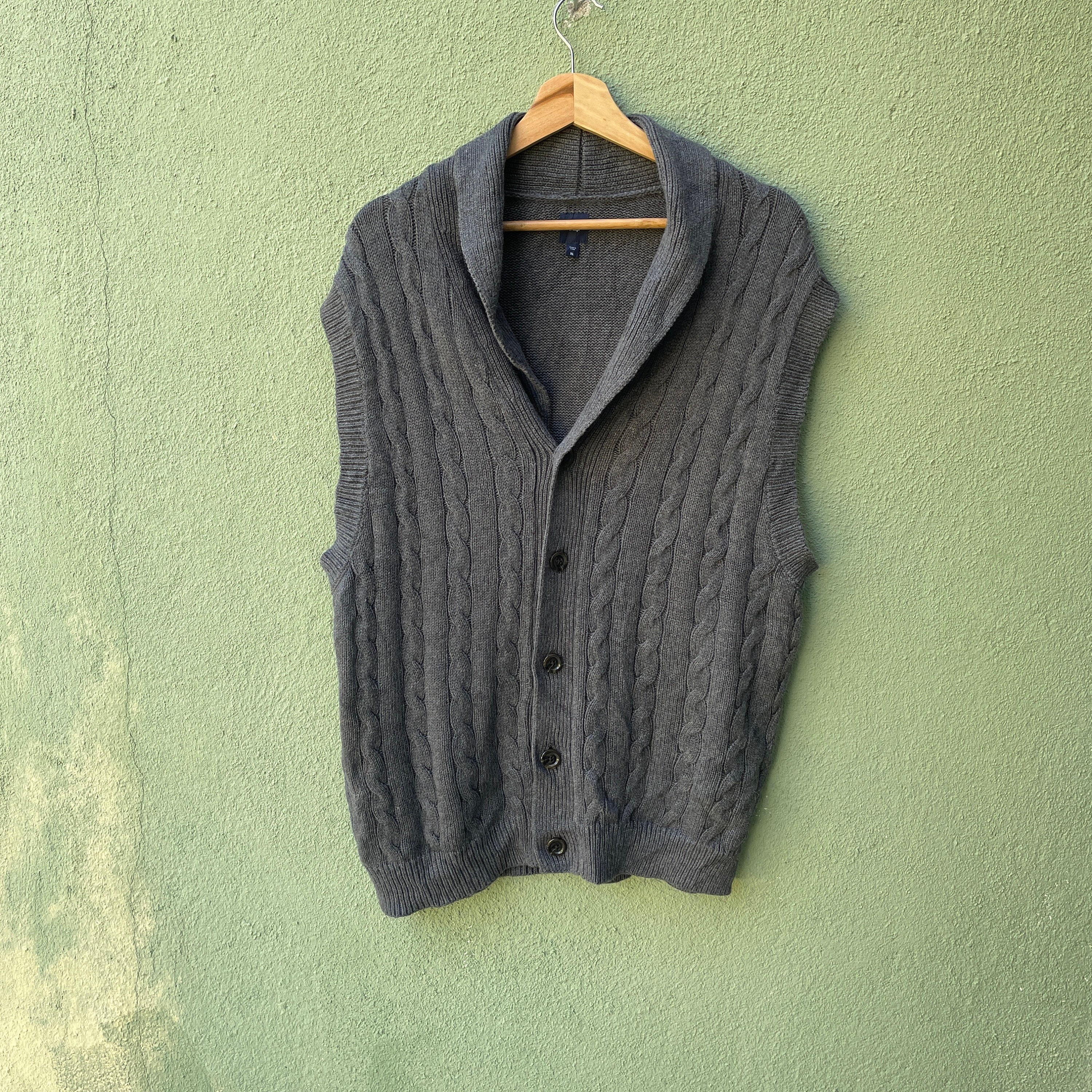 theMIRstore Vintage Gap Sleeveless Cardigan Knitwear Vintage Gap Button Ups Sleeveless Cardigan Knitwear Vintage Gap V Neck Cardigan Knitwear Size L