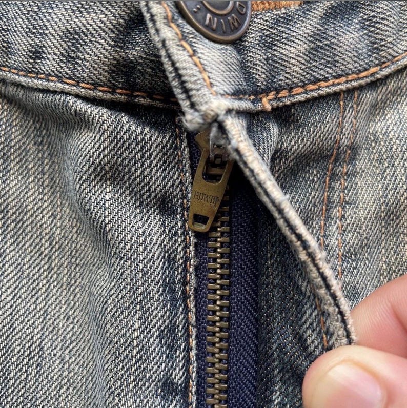 Puede incluir: Un juego de tres cuencos apilables de cer&aacute;mica en tonos azules, verdes y blancos. Los cuencos presentan un esmalte moteado y un dise&ntilde;o sencillo y moderno. El cuenco m&aacute;s grande mide unos 15 cm de di&aacute;metro.