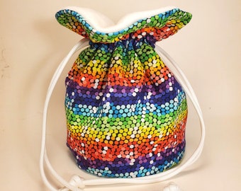 Bolsa de dados con lunares arcoíris: bolsa de objetos de colección benéficos del orgullo