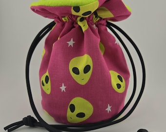 Bolsa de dados extraterrestre rosa y verde: bolsa con cordón hecha a mano
