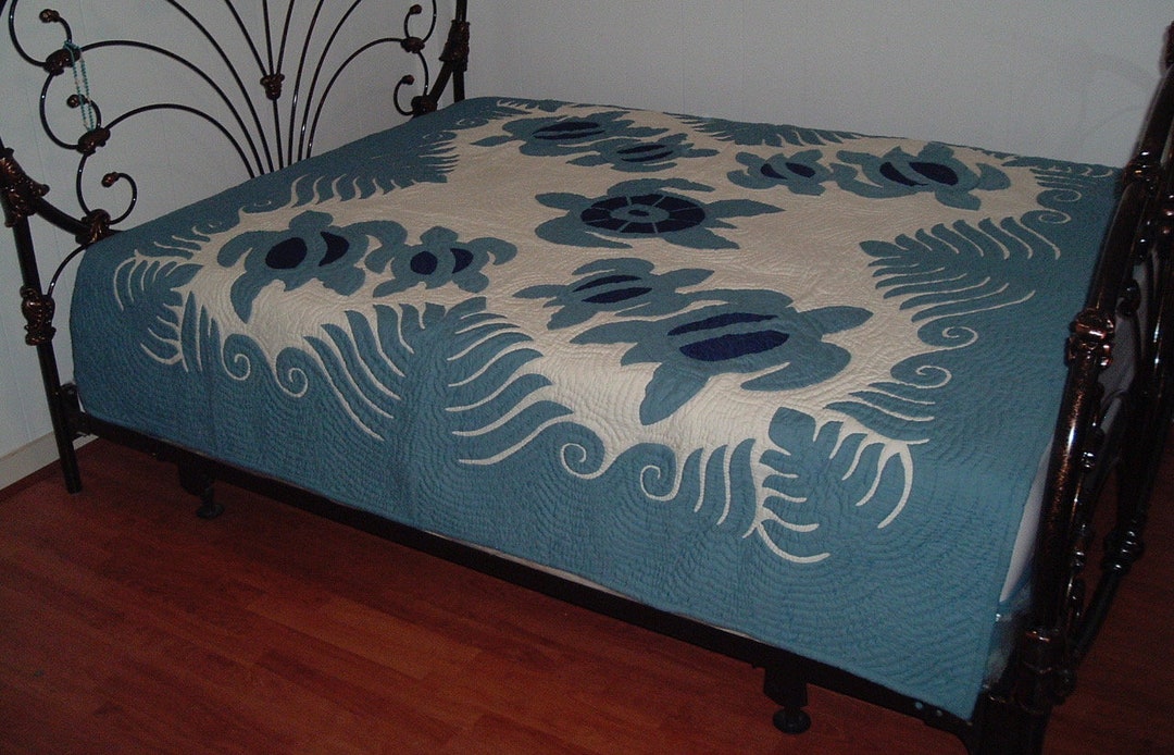 Hawaiian Quilt Bedspread King Size 110x105 W/2 Pillow Shams Hand