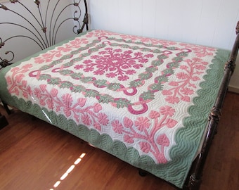 Hawaiian Quilt Bedspread King Size 110x105 w/2 pillow shams hand quilted/hand appliqued