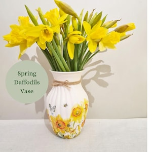 Spring Daffodils Glass Vase, Daffodil Gifts, Pretty Wildflowers Flower Vase, Floral Yellow Daffodil Vase, Daffodil Vase Birthday Gift