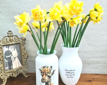 Personalised Floral Giraffe Glass Vase, Hand-Decorated Vase with Custom Message, Home Decor Gift
