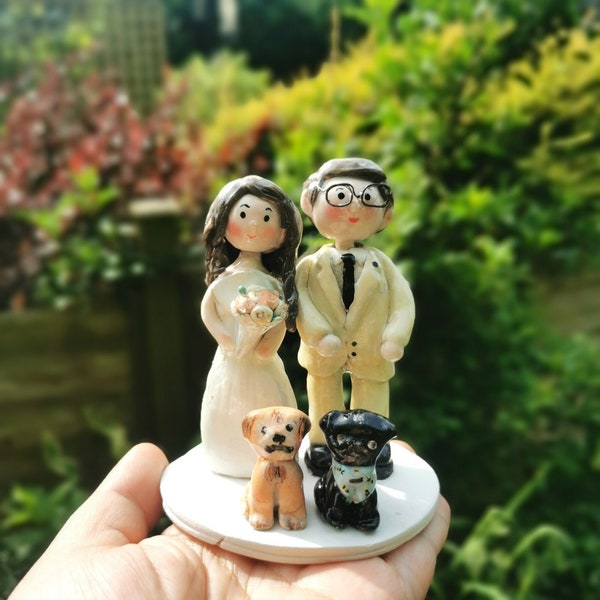 Topper de gâteau de mariage avec des chiens, figurines personnalisées de mariée et de marié / animaux de compagnie à partir de photos, topper de gâteau personnalisé Mr et Mrs, cadeau de mariage fait à la main