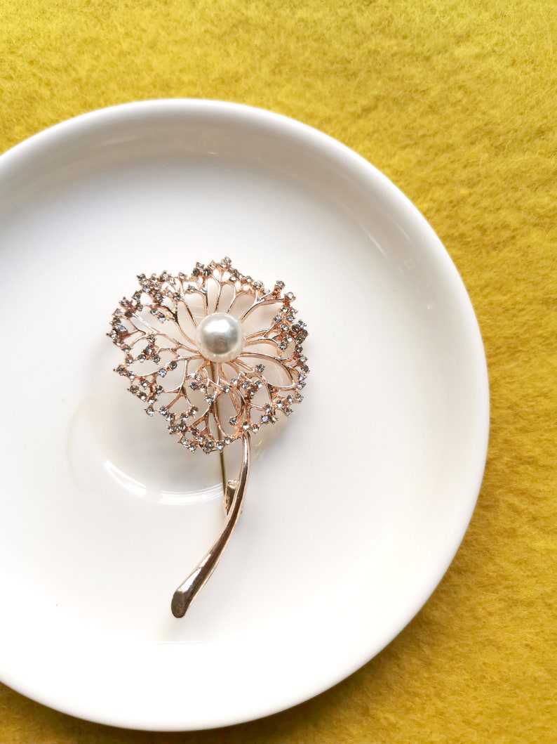 Crystal dandelion flower brooch in gold tone image 3