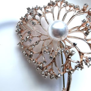 Crystal dandelion flower brooch in gold tone image 4