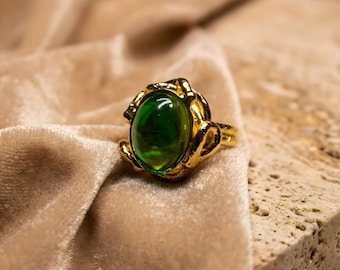 Vintage Style Green Stone Ring | Chunky Oval Emerald Color Cabochon | Organic Gold Statement Jewelry | Boho Chic Ring | Gift for Her